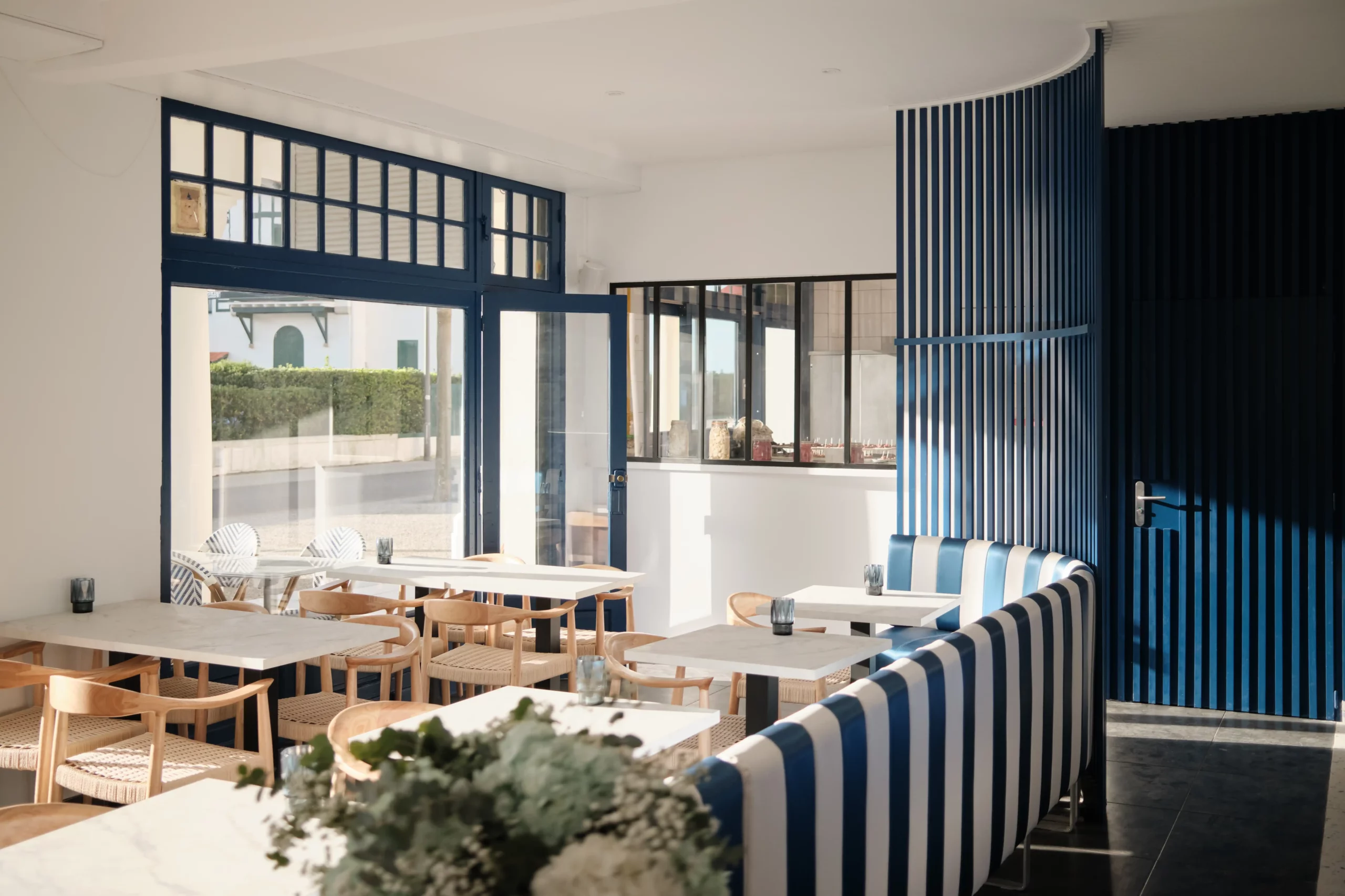 Salle intérieure - Café des Délices Hendaye