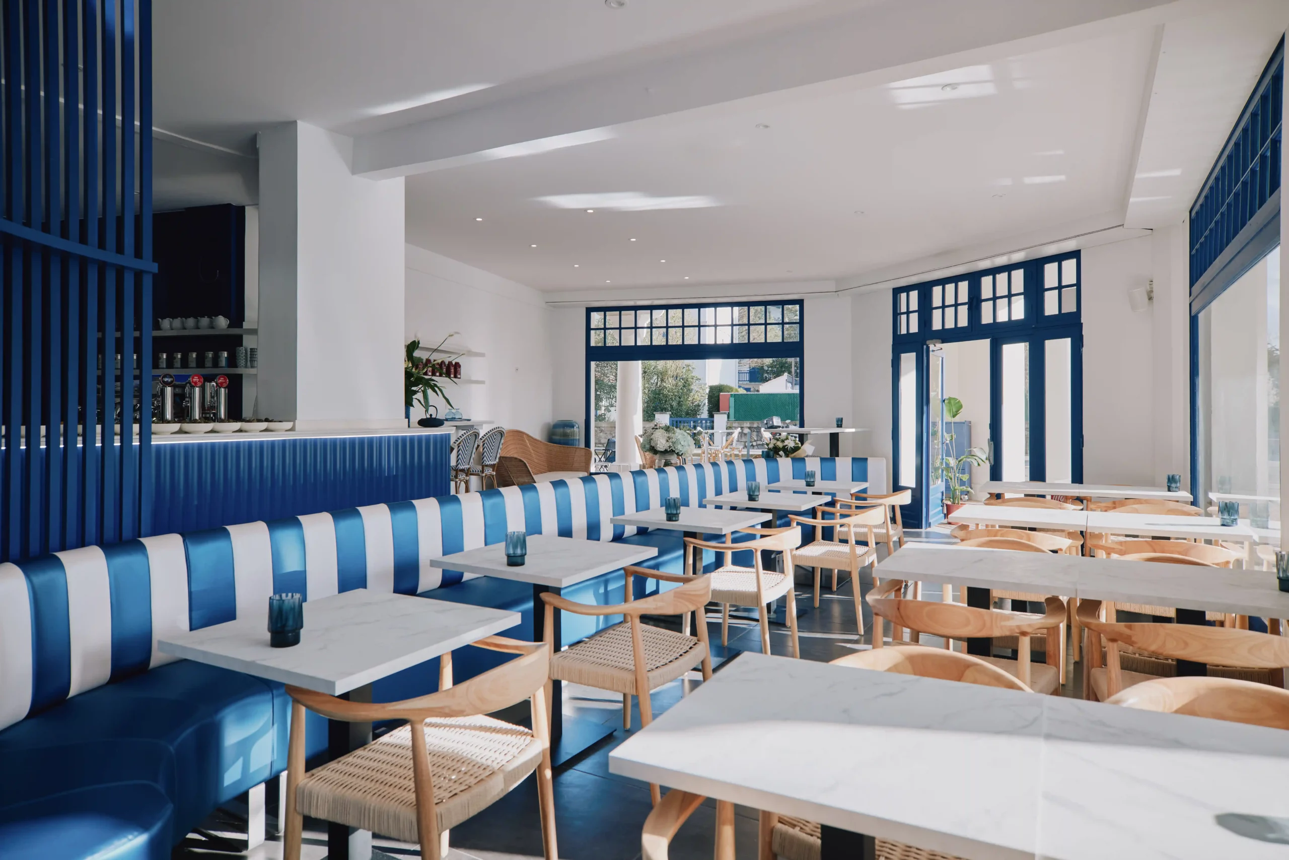 Salle intérieure - Café des Délices Hendaye