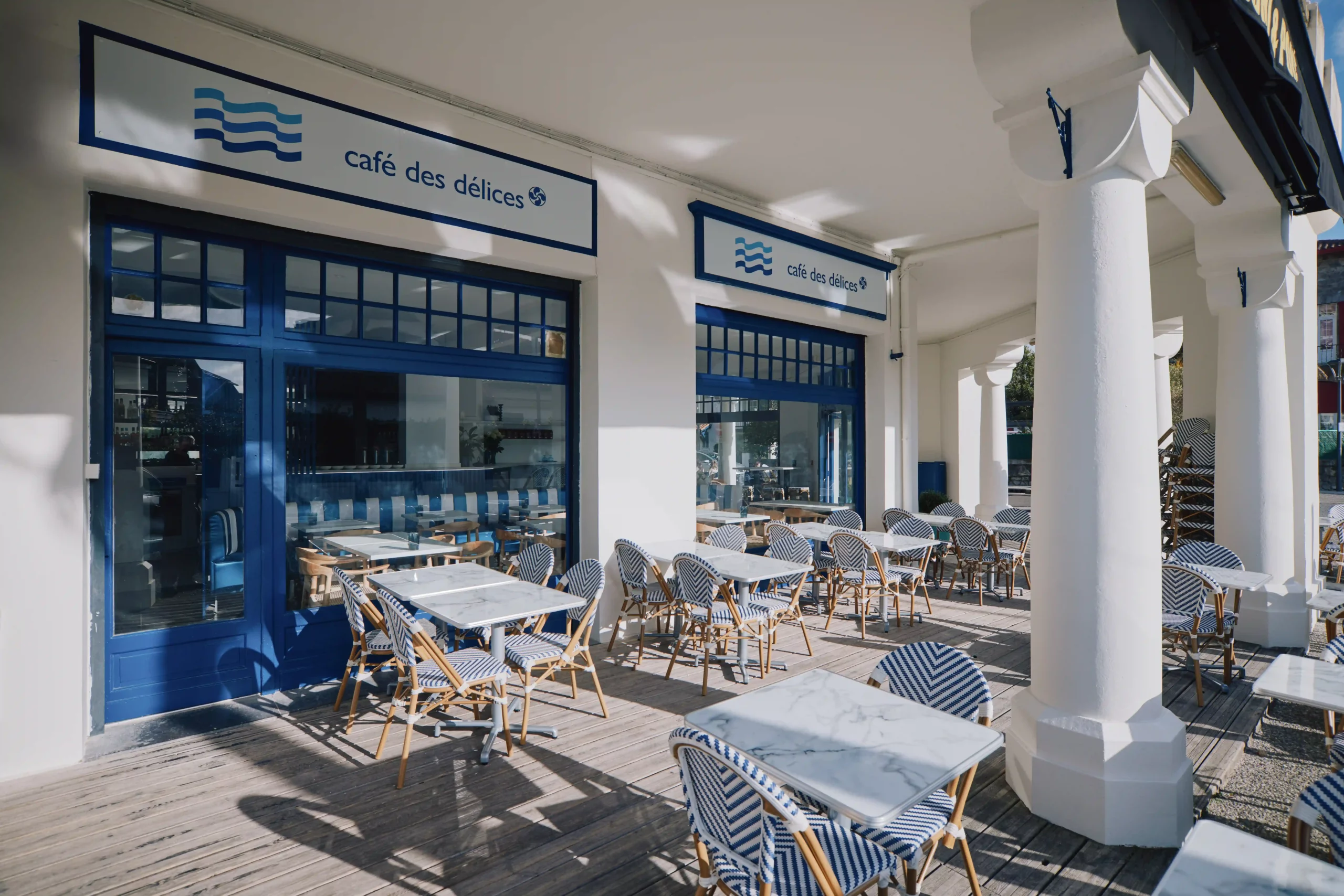Terrasse extérieure - Café des Délices Hendaye
